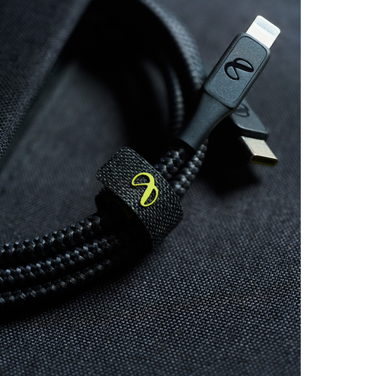 InstantConnect USB-C to Lightning - Blue - 20W PD fast charging cable for iPhone® and iPad® - Detailshot 2 image number null